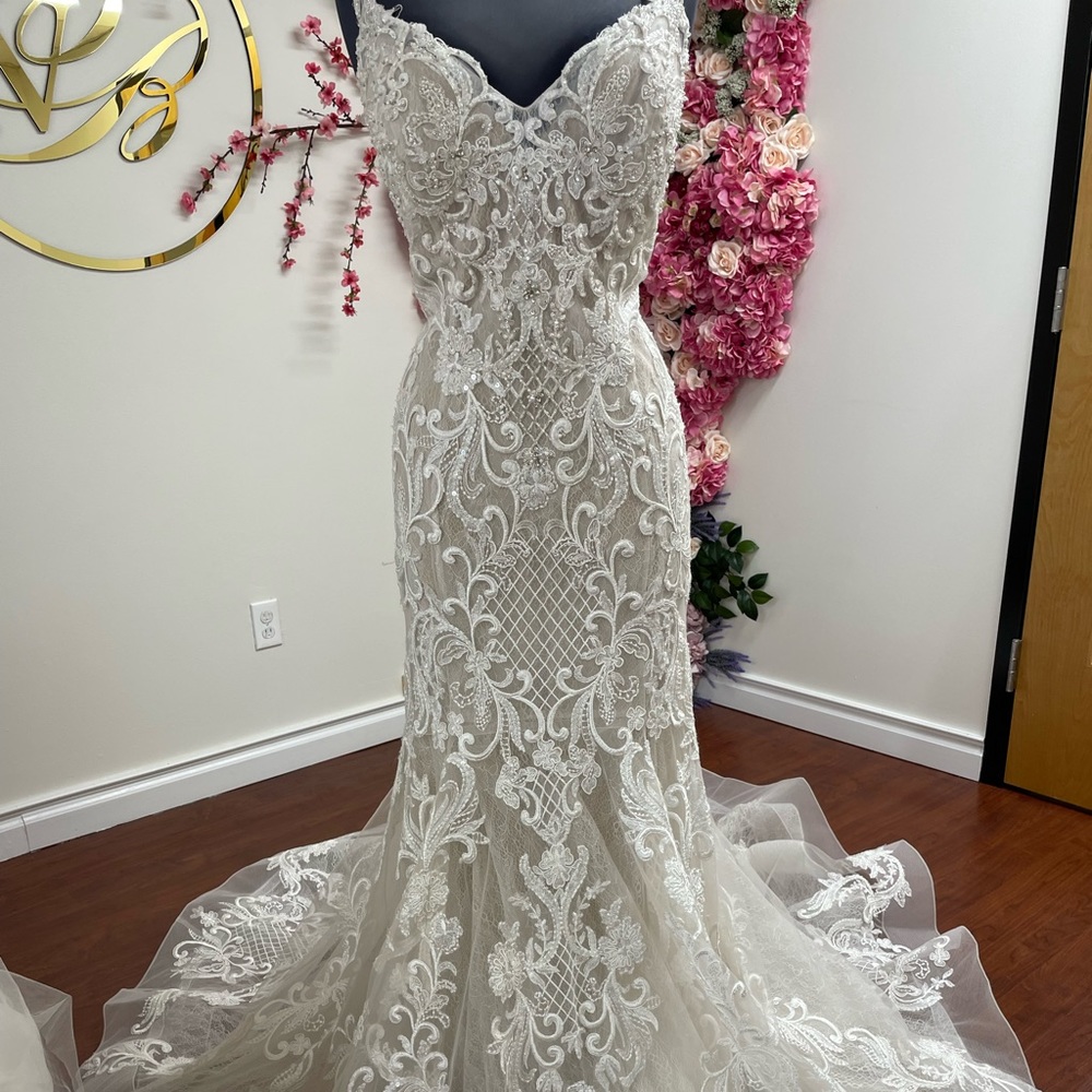 Allure Couture wedding dress w430